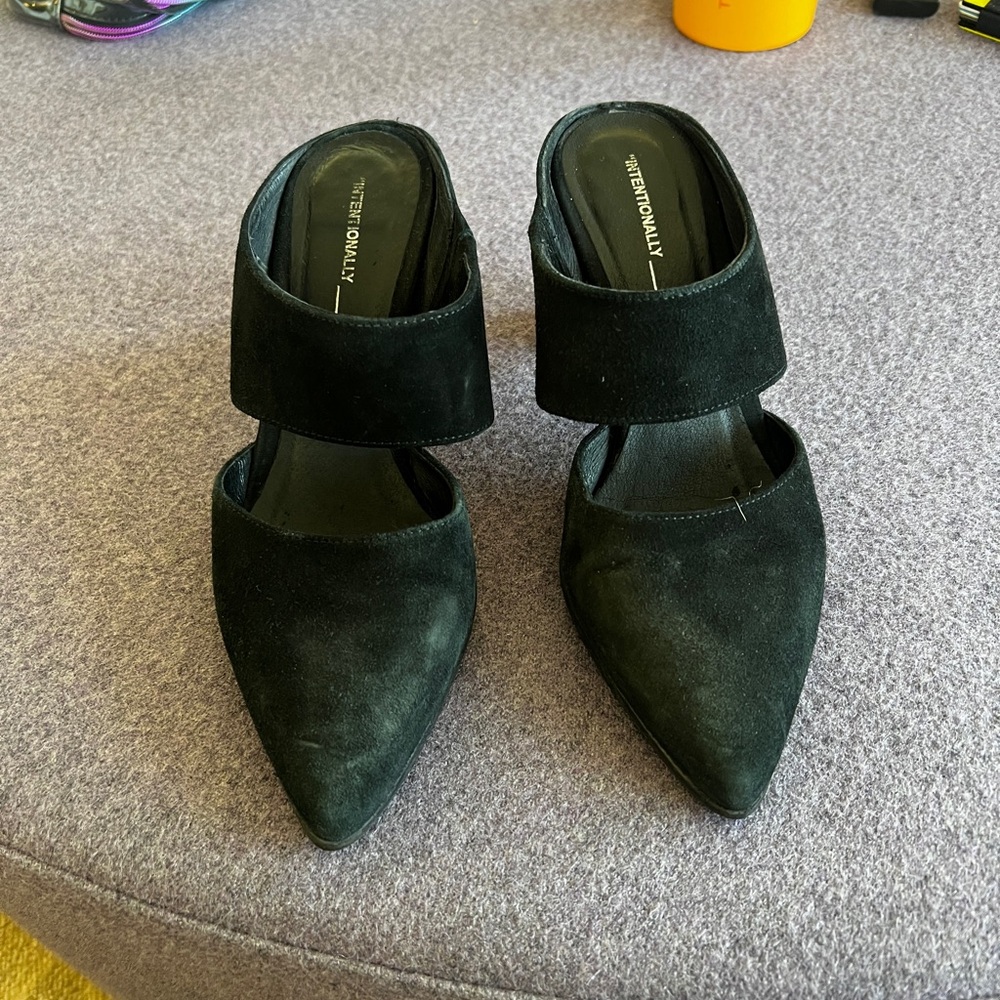 Intentionally Blank heel